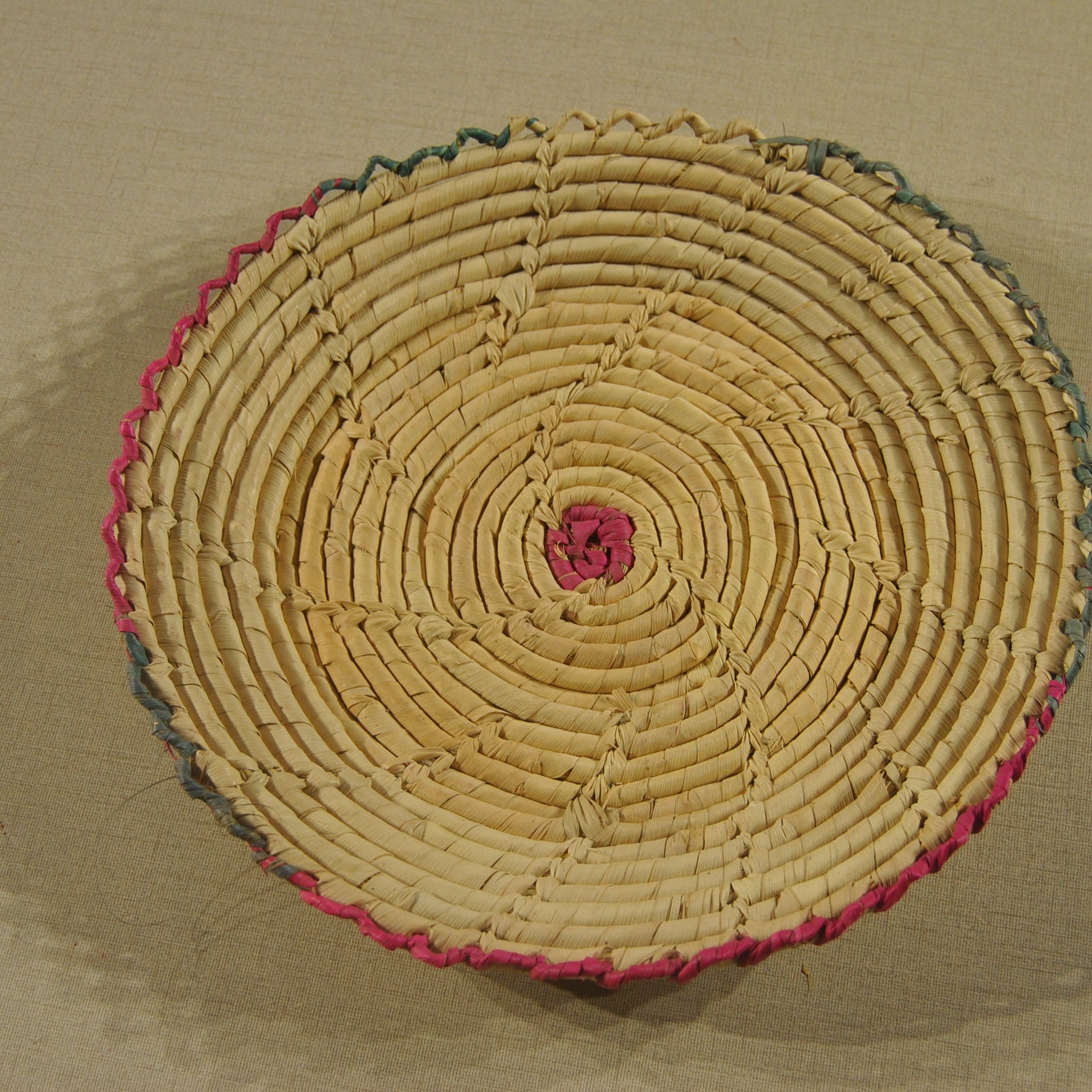 simple wooven tray